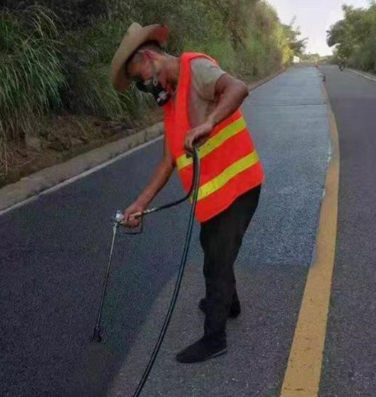 万宁路面喷涂翻新彩色步道施工方案